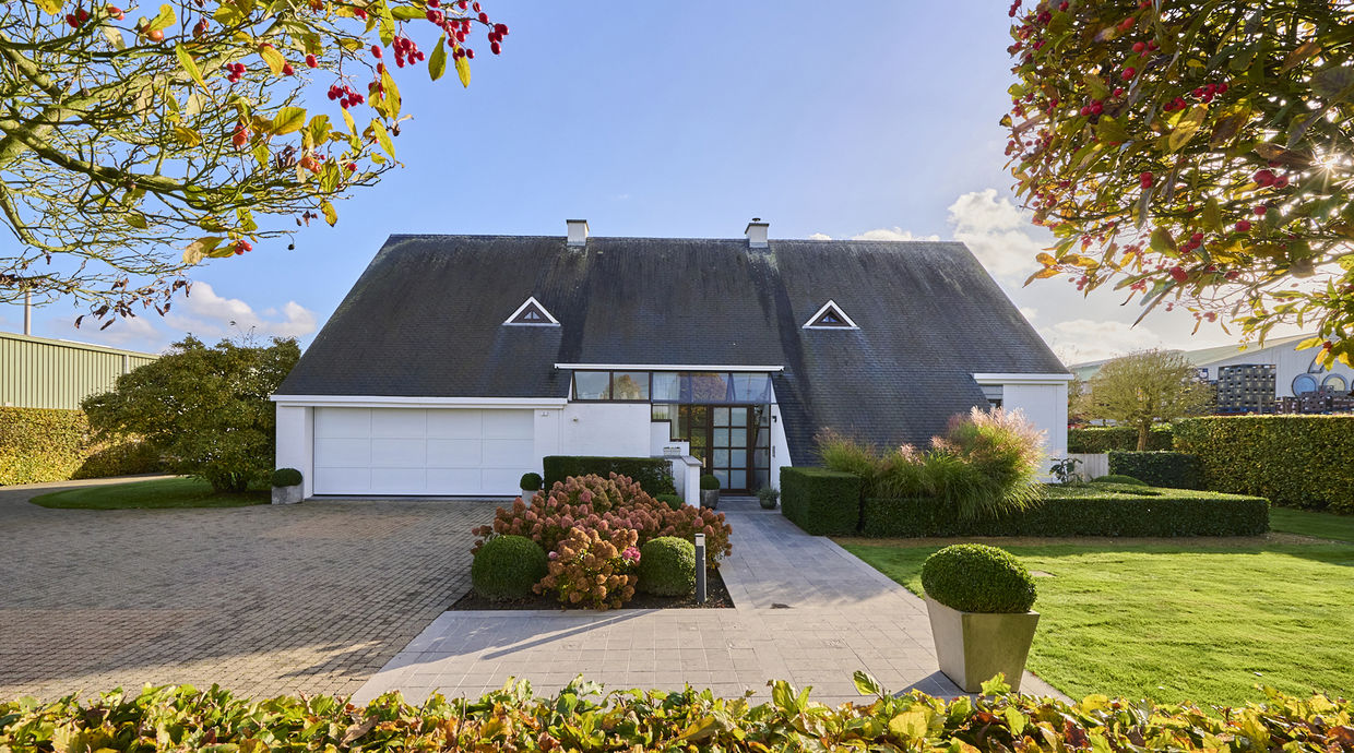 Gebouw voor gemengd gebruik te koop in Nieuwerkerken