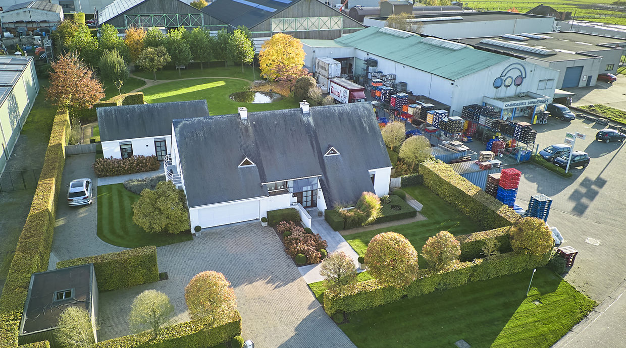 Gebouw voor gemengd gebruik te koop in Nieuwerkerken