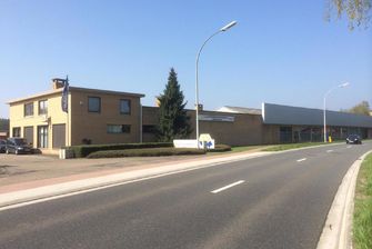 Industrieel gebouw te huur in Genk