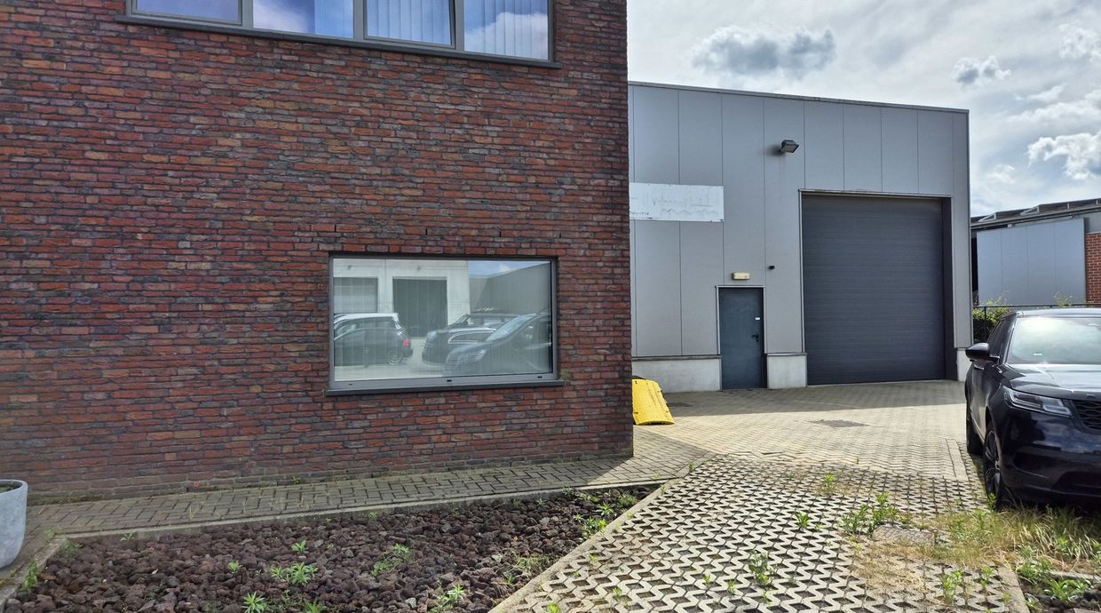 Industrieel gebouw te huur in Meeuwen-Gruitrode