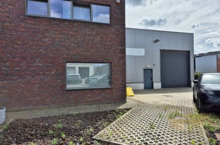 Industrieel gebouw te huur in Meeuwen-Gruitrode