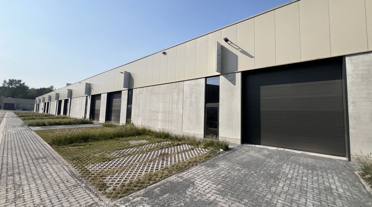 Industrieel gebouw te koop in Genk