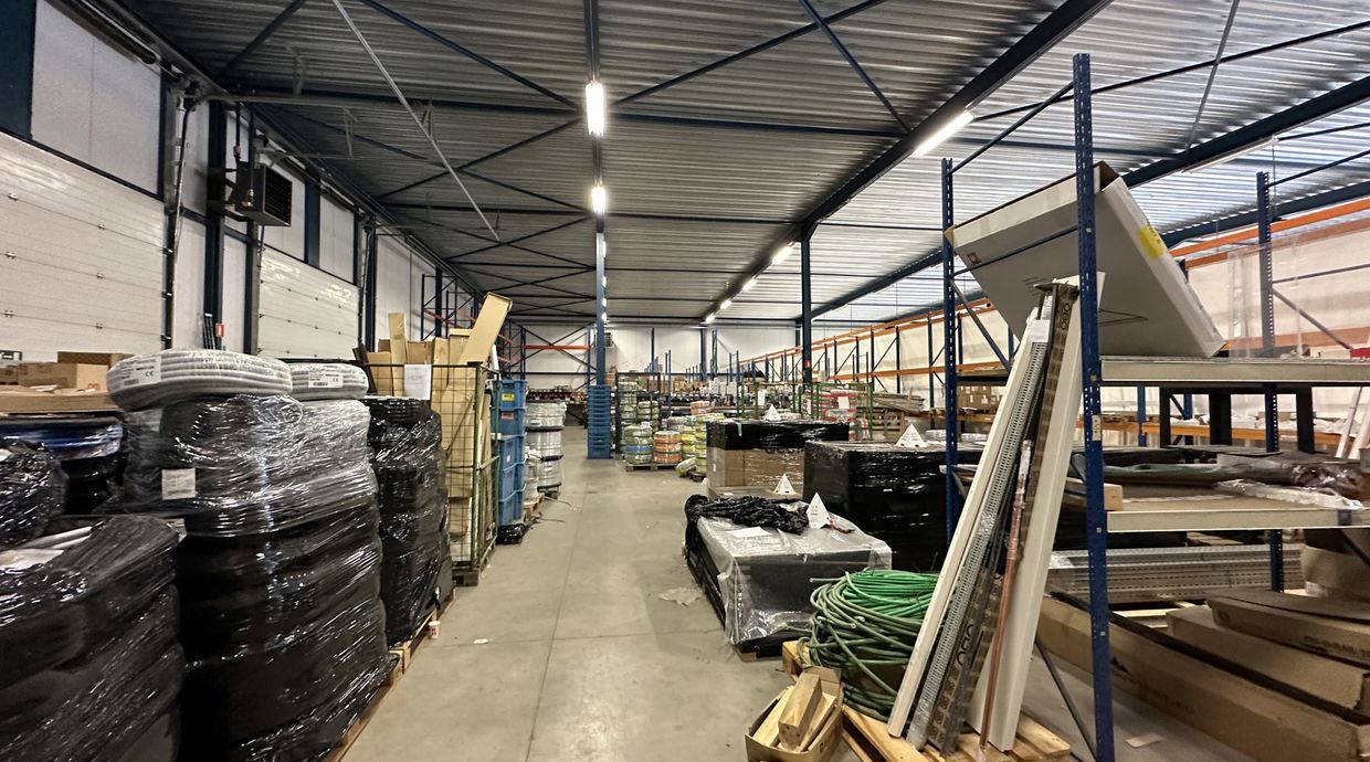 Industrieel gebouw te koop in Genk