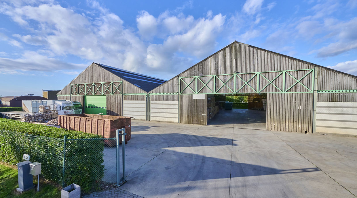 Industrieel gebouw te koop in Nieuwerkerken