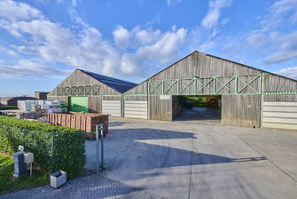 Industrieel gebouw te koop in Nieuwerkerken