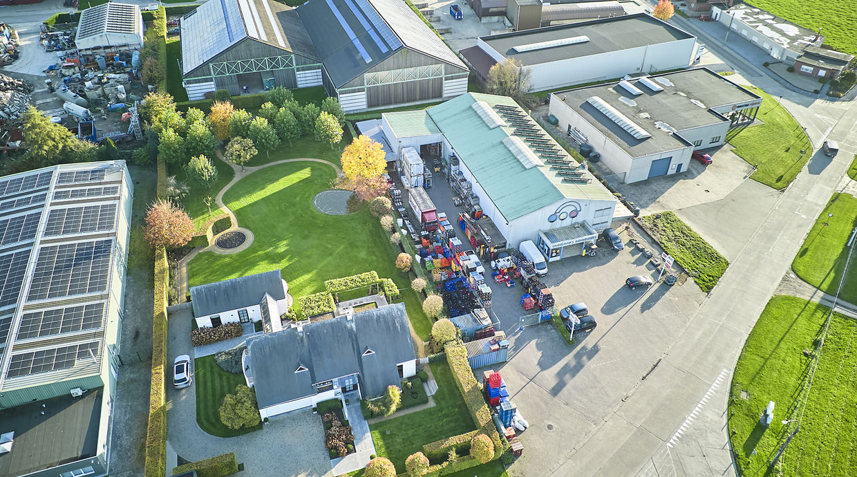 Industrieel gebouw te koop in Nieuwerkerken