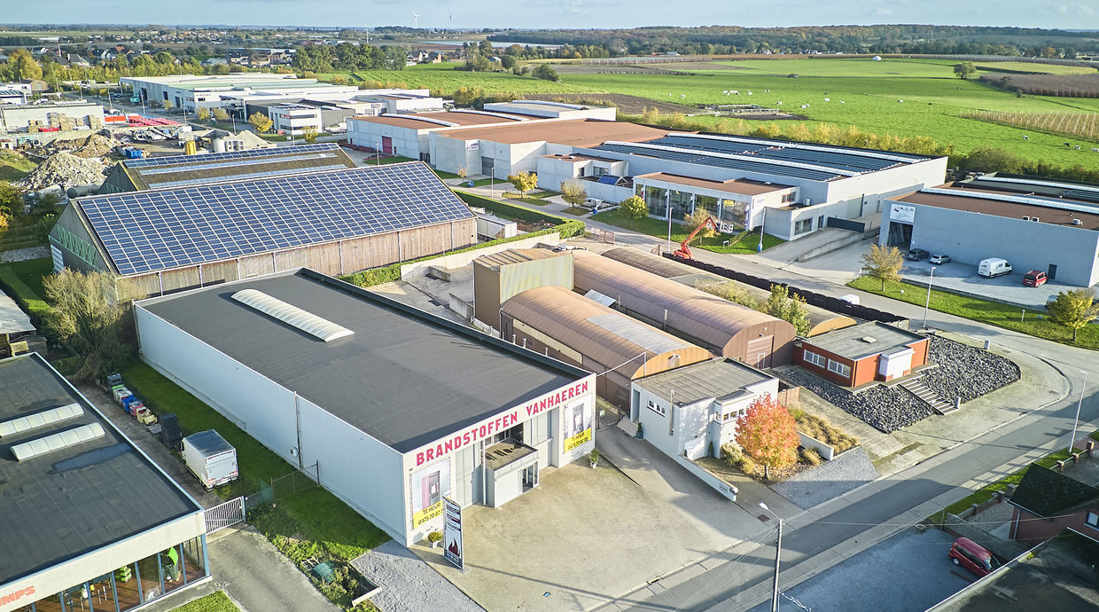 Industrieel gebouw te koop in Nieuwerkerken