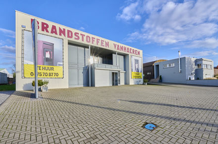 Industrieel gebouw te koop in Nieuwerkerken