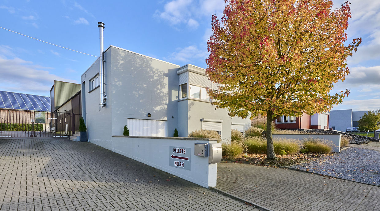 Industrieel gebouw te koop in Nieuwerkerken